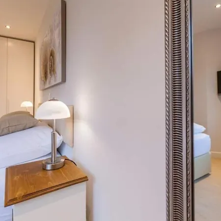 Feskerhues, Nina * 베스터란트